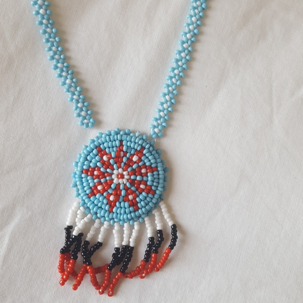 Vintage Native American beaded necklace